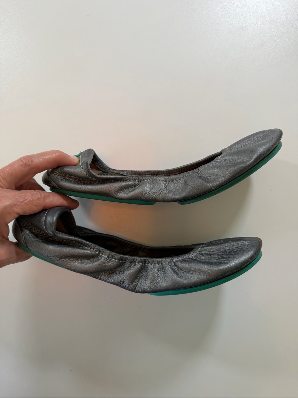 Tieks Gunmetal Silver Leather Ballet Flats Foldable Travel Shoes Women’s 7 - Picture 6 of 17